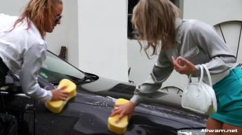 Eurobabe Car Wash Screencap 6 on www.sinx.com