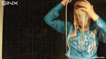A Luscious Lather Screencap 17 on www.sinx.com