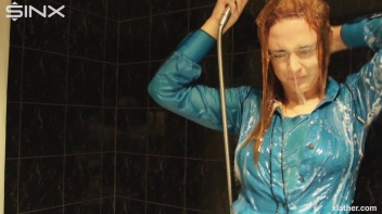 A Luscious Lather Screencap 18 on www.sinx.com