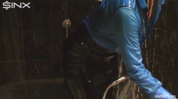 A Luscious Lather Screencap 21 on www.sinx.com