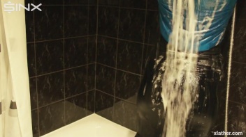 A Luscious Lather Screencap 30 on www.sinx.com