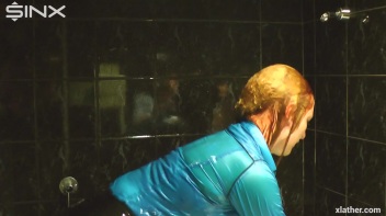 A Luscious Lather Screencap 38 on www.sinx.com