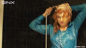 A Luscious Lather Screencap 10 on www.sinx.com