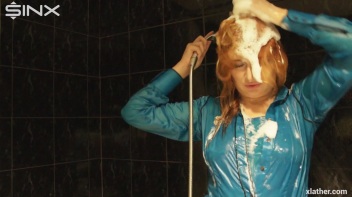 A Luscious Lather Screencap 11 on www.sinx.com