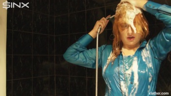 A Luscious Lather Screencap 12 on www.sinx.com