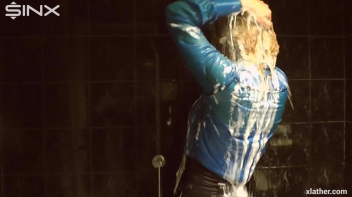 A Luscious Lather Screencap 14 on www.sinx.com