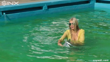 Sexy Blonde Swims And Splashes In Outdoor Pool Screencap 24 on www.sinx.com
