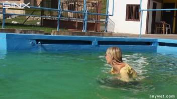 Sexy Blonde Swims And Splashes In Outdoor Pool Screencap 28 on www.sinx.com