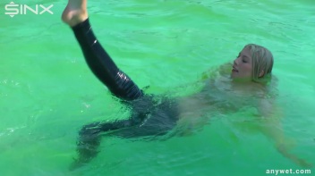 Sexy Blonde Swims And Splashes In Outdoor Pool Screencap 51 on www.sinx.com