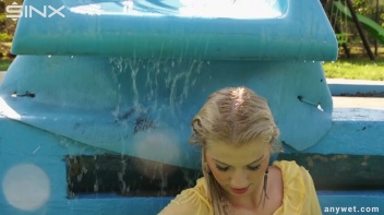 Sexy Blonde Swims And Splashes In Outdoor Pool Screencap 55 on www.sinx.com