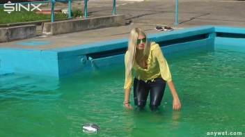 Sexy Blonde Swims And Splashes In Outdoor Pool Screencap 12 on www.sinx.com