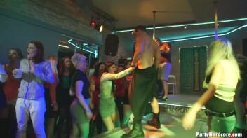 Party Hardcore Gone Crazy Vol. 33 Part 4 - Cam 4 Screencap 112 on www.sinx.com