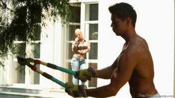 Piss Romp In The Grass Screencap 3 on www.sinx.com