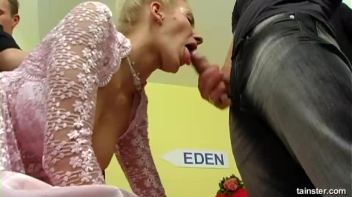 Entering the Ritzy Carlton Screencap 50 on www.sinx.com