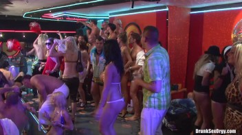 Bikini Beach Balls Part 6 - Cam 3 Screencap 108 on www.sinx.com