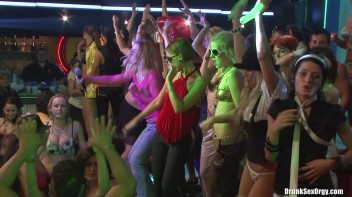 Bikini Beach Balls Part 6 - Cam 3 Screencap 119 on www.sinx.com