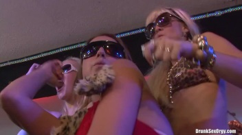 Bikini Beach Balls Part 6 - Cam 3 Screencap 22 on www.sinx.com