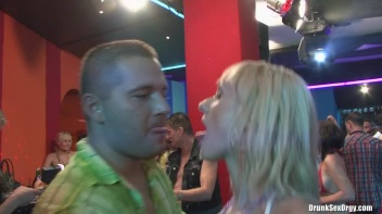 Bikini Beach Balls Part 6 - Cam 3 Screencap 68 on www.sinx.com