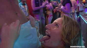 Bikini Beach Balls Part 6 - Cam 3 Screencap 73 on www.sinx.com