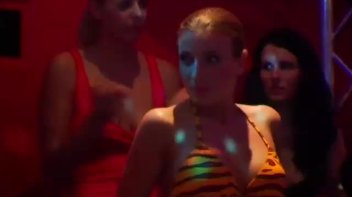 Duke It Out In A Pool Of Slop Screencap 9 on www.sinx.com