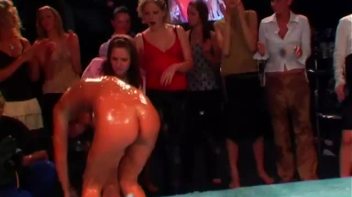 Duke It Out In A Pool Of Slop Screencap 99 on www.sinx.com