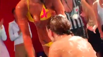 Duke It Out In A Pool Of Slop Screencap 32 on www.sinx.com