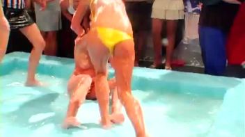 Duke It Out In A Pool Of Slop Screencap 41 on www.sinx.com