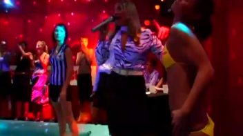 Duke It Out In A Pool Of Slop Screencap 5 on www.sinx.com