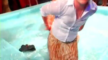 Duke It Out In A Pool Of Slop Screencap 72 on www.sinx.com