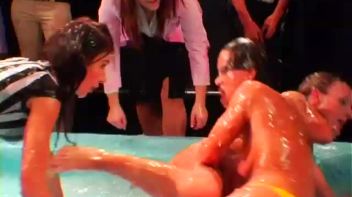 Duke It Out In A Pool Of Slop Screencap 80 on www.sinx.com