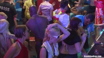 Bikini Beach Balls Part 4 - Cam 3 Screencap 26 on www.sinx.com