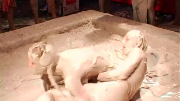 Mudpit of Love Screencap 56 on www.sinx.com