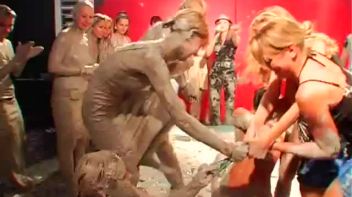 Mudpit of Love Screencap 15 on www.sinx.com