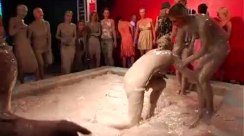 Mudpit of Love Screencap 21 on www.sinx.com