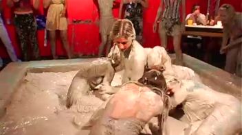 Mudpit of Love Screencap 25 on www.sinx.com