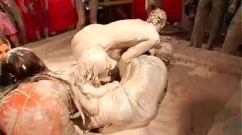 Mudpit of Love Screencap 26 on www.sinx.com