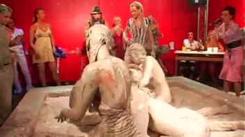 Mudpit of Love Screencap 28 on www.sinx.com