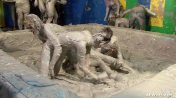 When Two Mud Battles Become One Screencap 96 on www.sinx.com