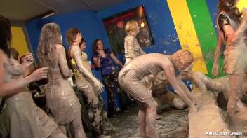 When Two Mud Battles Become One Screencap 105 on www.sinx.com