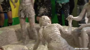 When Two Mud Battles Become One Screencap 34 on www.sinx.com