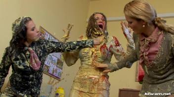 Slop Queens Screencap 88 on www.sinx.com