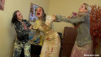 Slop Queens Screencap 91 on www.sinx.com