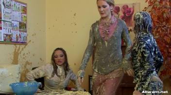 Slop Queens Screencap 80 on www.sinx.com