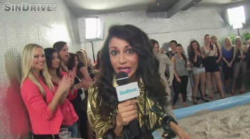 Muddy Wrestling: Pornstar Power - Nathaly Cherie vs. Vanessa Screencap 37 on www.sinx.com