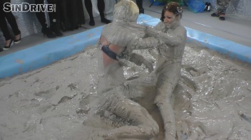 Muddy Wrestling: Pornstar Power - Nathaly Cherie vs. Vanessa Screencap 48 on www.sinx.com