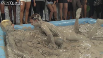 Muddy Wrestling: Pornstar Power - Nathaly Cherie vs. Vanessa Screencap 51 on www.sinx.com