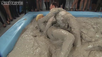 Muddy Wrestling: Pornstar Power - Nathaly Cherie vs. Vanessa Screencap 8 on www.sinx.com