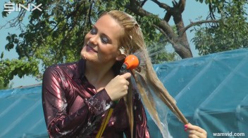 Messy blonde hoses herself down Screencap 31 on www.sinx.com