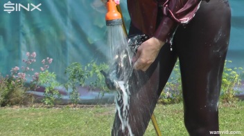 Messy blonde hoses herself down Screencap 12 on www.sinx.com