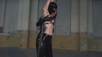 Heiße Latexspiele Screencap 6 on www.sinx.com